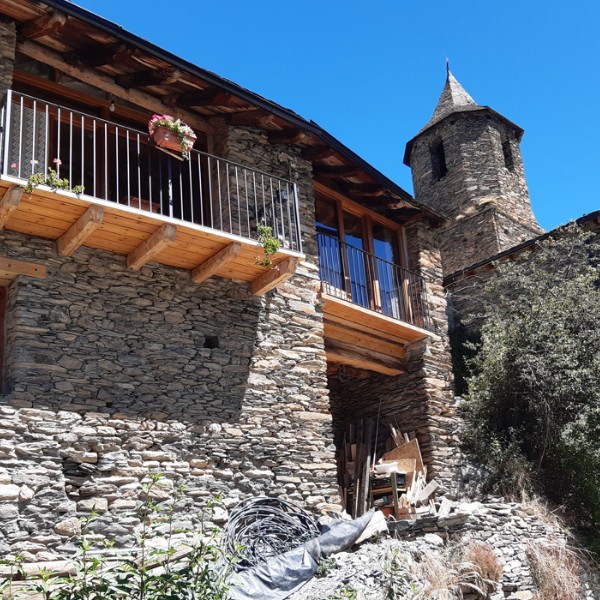 Habitatge en edifici esistent a Farrera
