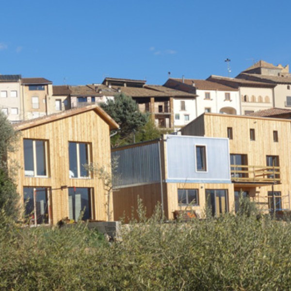 Dos habitatges a Talarn