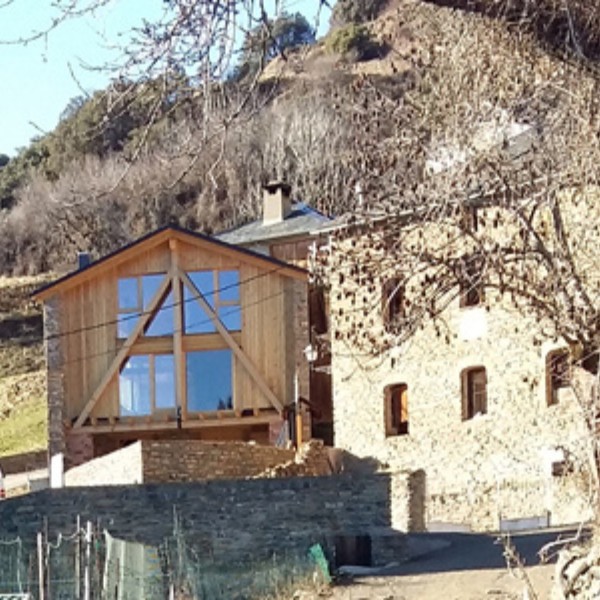 Habitatge en una era existent a Enviny