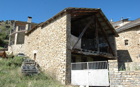 Habitatge en una era existent a Enviny