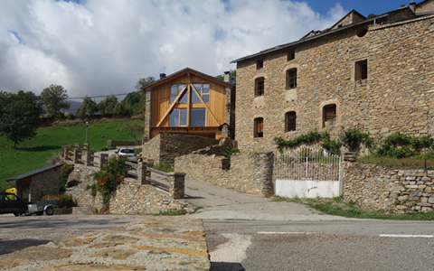 Habitatge en una era existent a Enviny