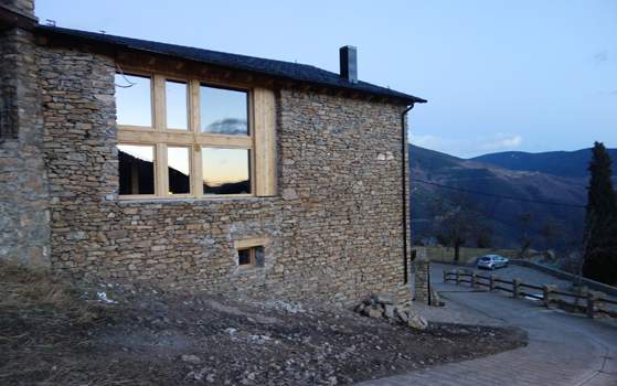 Habitatge en una era existent a Enviny