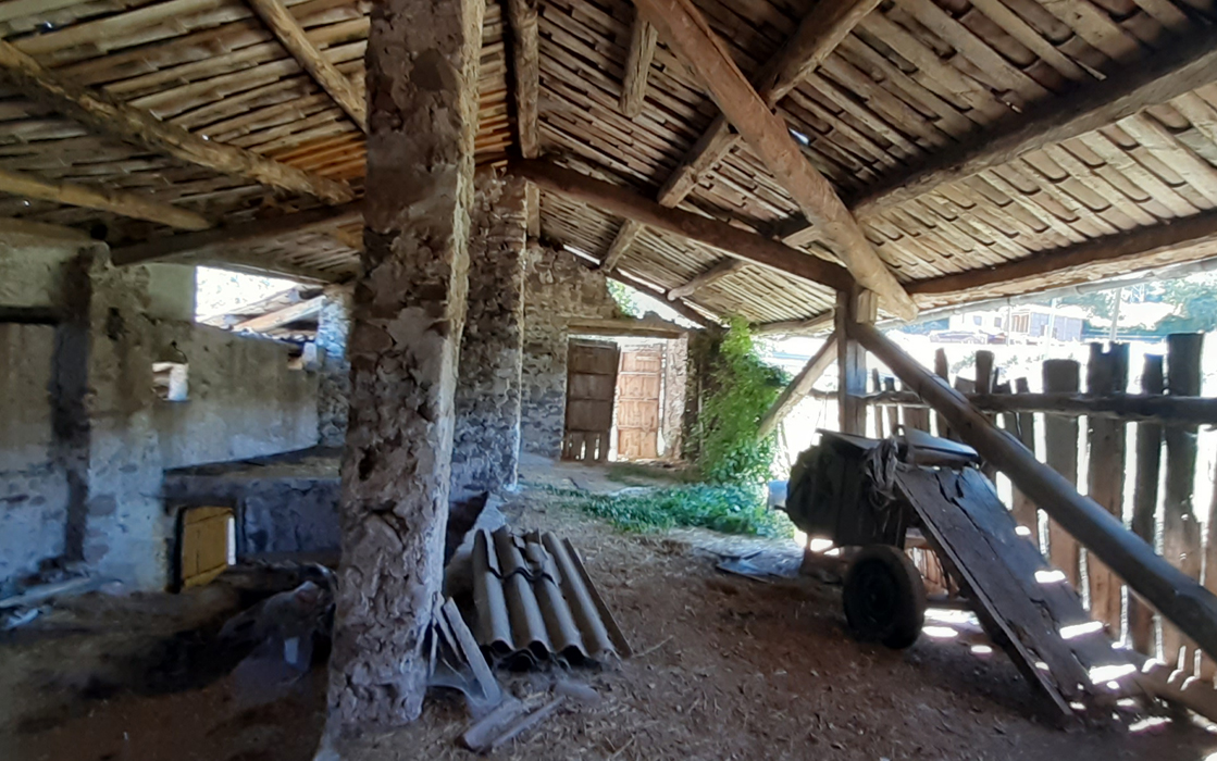 Casa en era existent a la Pobleta de Bellveí