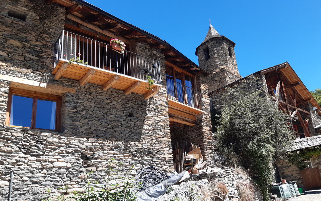 Habitatge en edifici existent a Farrera