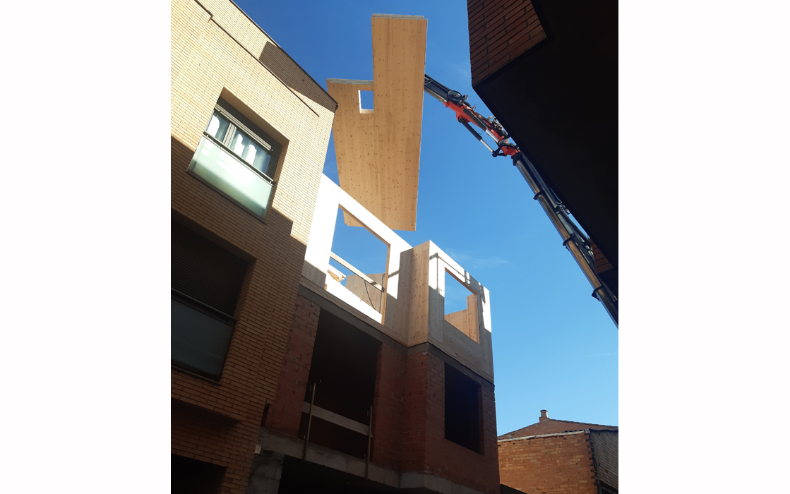 Casa entre mitgeres a Lleida