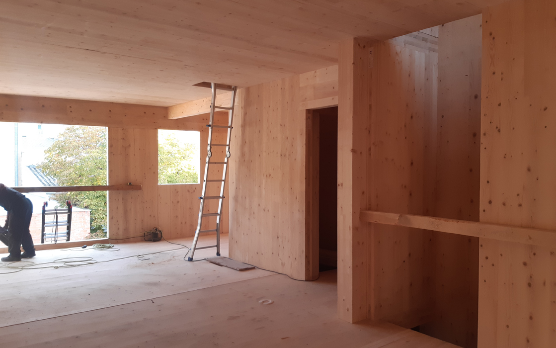 Casa entre mitgeres a Lleida