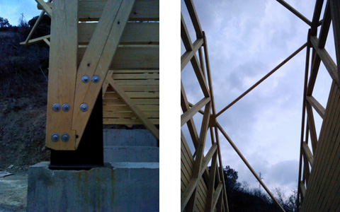 Nau amb estructura de fusta a Rialp