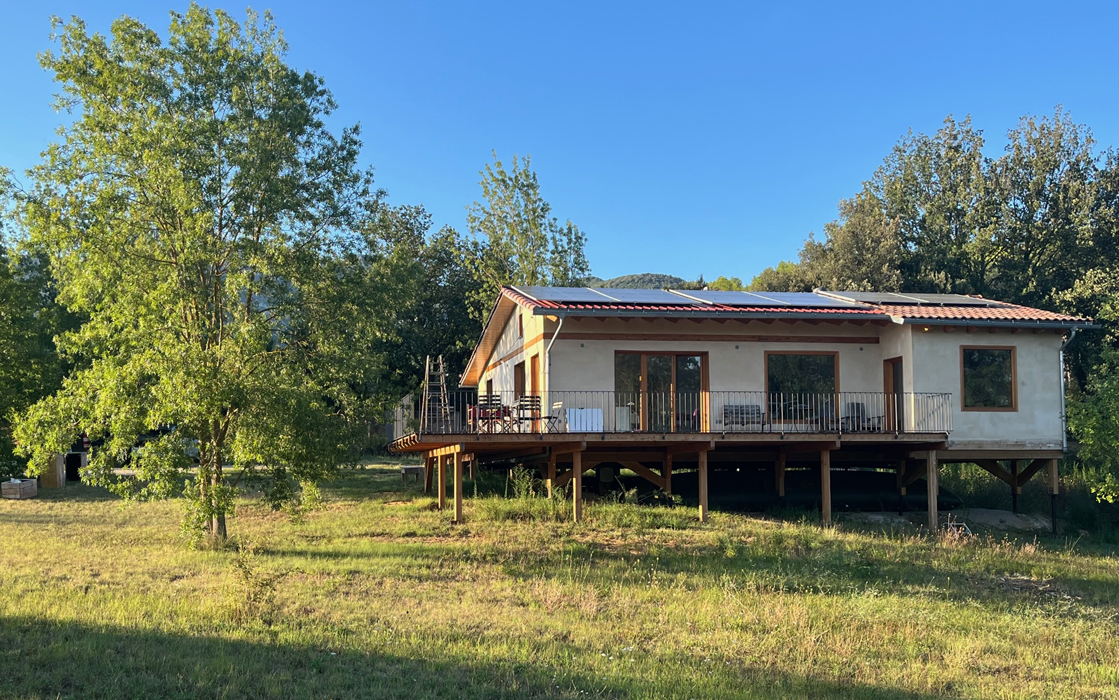 Habitatge Energia+ a Sales de Llierca