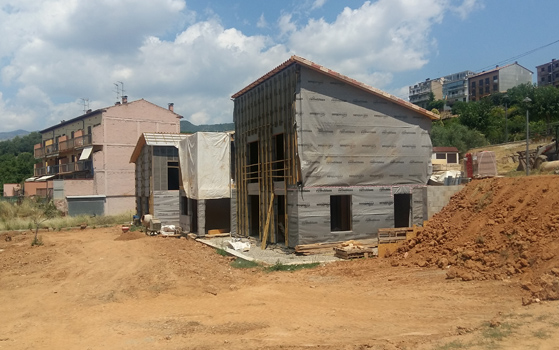 Dos habitatges a Talarn