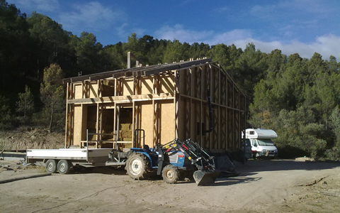 Allotjament rural amb estructura i palla