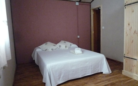 Allotjament rural amb estructura i palla
