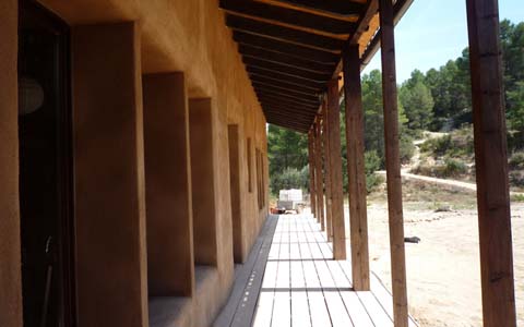 Allotjament rural amb estructura i palla