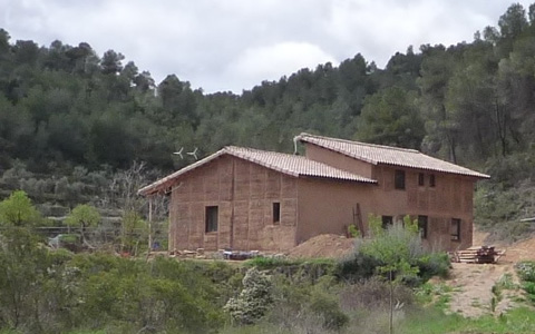 Allotjament rural amb estructura i palla